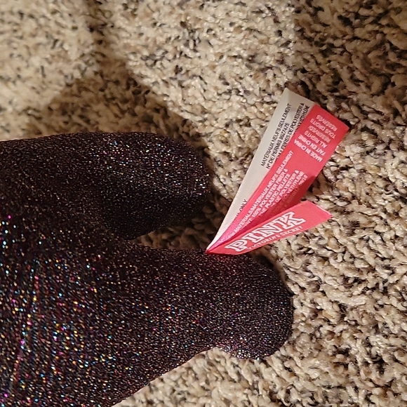 VS PINK Display Dog - Picture 4 of 4